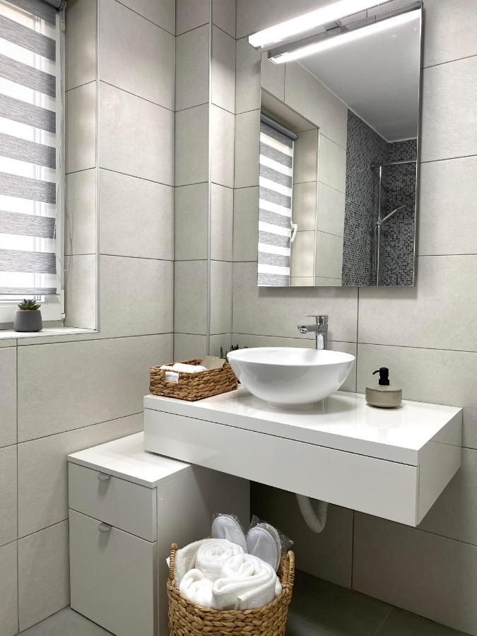 Cosy Apartments & Bistro Pufesti المظهر الخارجي الصورة